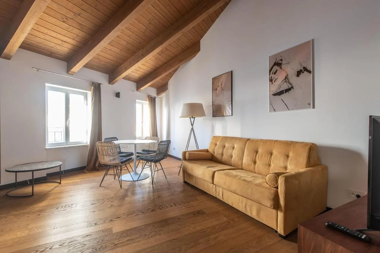 Apartment Lb Vacation Rentals I Penthouse 1Br - Cannes Center - Marche Forville - 5 Min Palais, Croisette & Plages