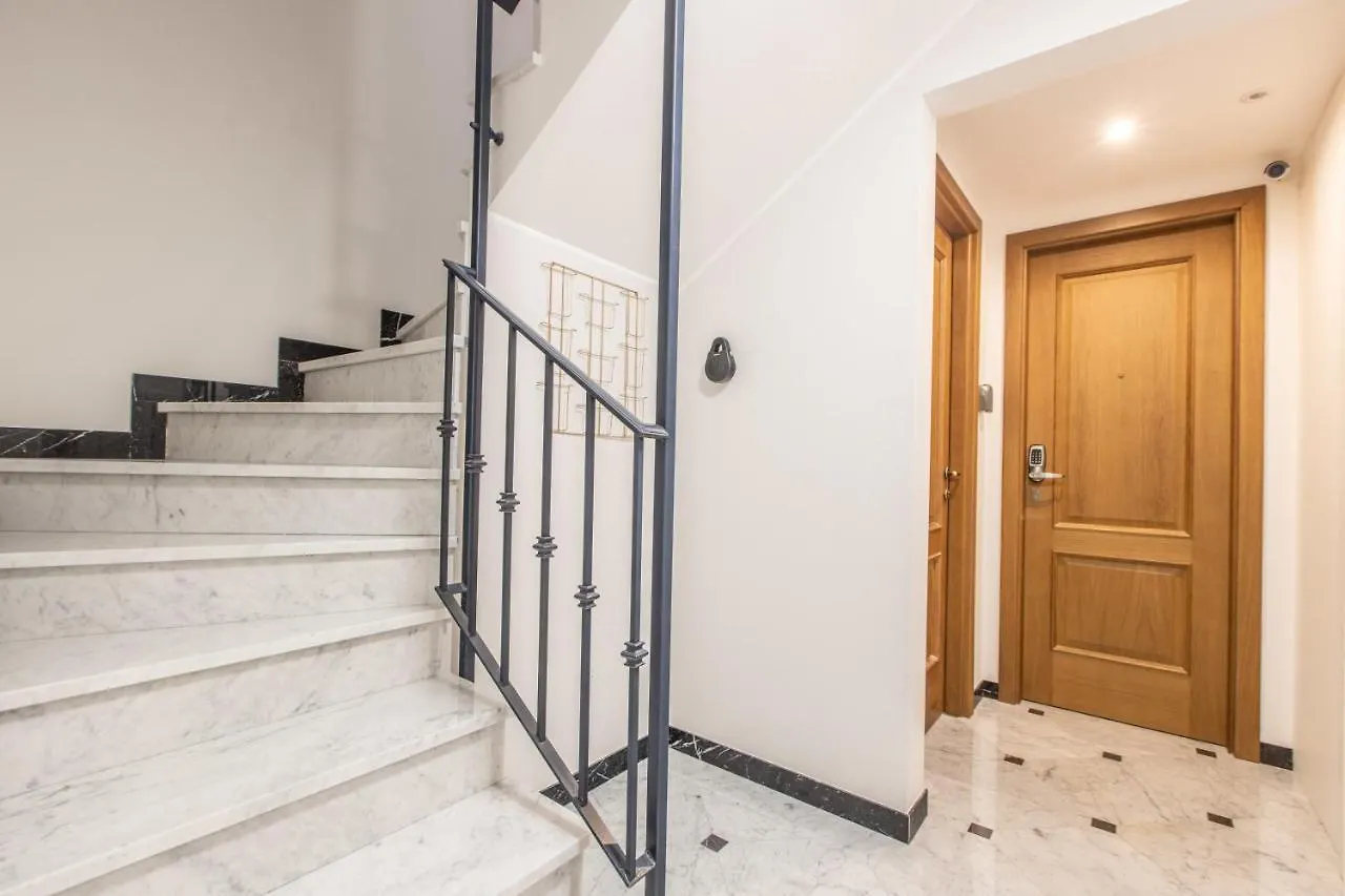 Lb Vacation Rentals I Penthouse 1Br - Cannes Center - Marche Forville - 5 Min Palais, Croisette & Plages 0*,  France