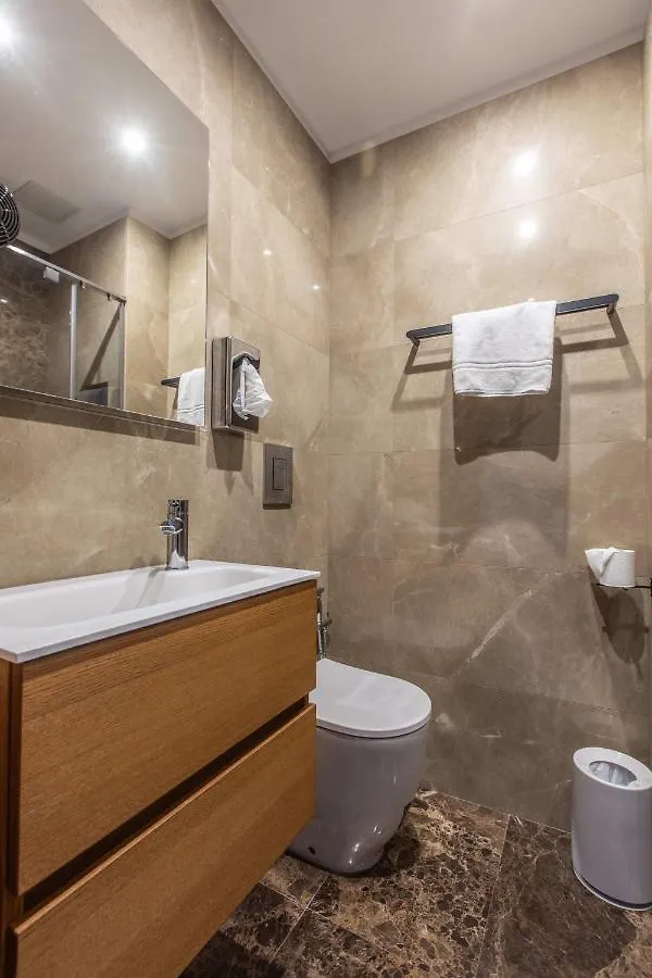 Apartment Lb Vacation Rentals I Penthouse 1Br - Cannes Center - Marche Forville - 5 Min Palais, Croisette & Plages